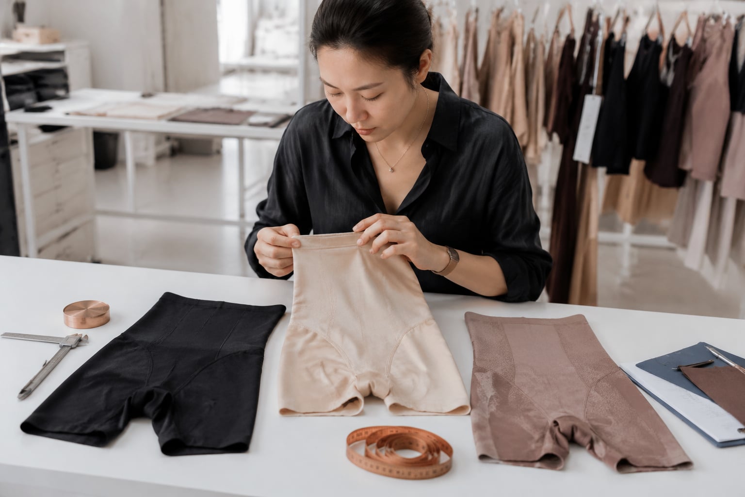 Cómo elegir un fabricante de shapewear para startups